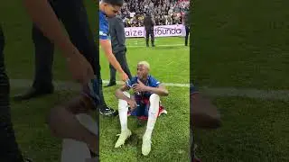 Mois&eacute;s Caicedo taking it all in 🥹