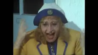 hi de hi Peggy finally gets her yellowcoat