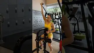 One-Arm Pull-Up Machine #workout #gym