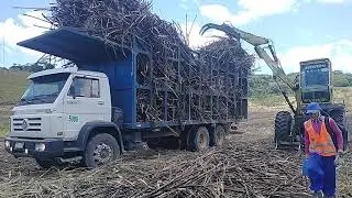 MAIS UM FRETISTA NO CARREGAMENTO (OPERADOR BUGIGANGA) LINDO CAMINHÃO (26.300) ARRUMADO