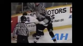 OHL Mar. 11, 1989 Robert Cimetta,TOR v Tony Iob,KIN Toronto Marlboros Kingston Raiders