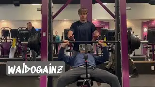 Моггинг в Planet Fitness (поднятие эго)