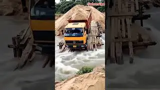 Truk Oleng Dump Truck Muat Pasir Aksi Menyebrangi Sungai !! #trukoleng #dumptruck #truck