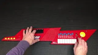 Hot Keyz Keytar toy by Tyco