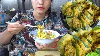 Unbelievable 1 yellow pancake only $0.25 - Countryside Street Food @ Vihear Sour Market - Cambodia