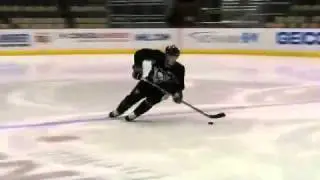 Crosby pops water bottle in practice