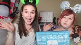 Mickey Monthly Christmas box unboxing