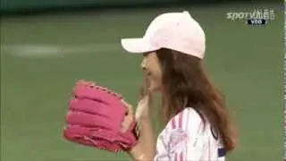 2013 09 04 Samsung KIA professional baseball player Lee Yeon Hee Throw
