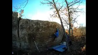 Escalada en Pedrajas Soria   bloque Tend&oacute;n Verbenero 7A