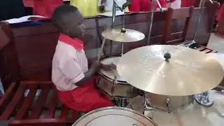 ЛВАНГА @7YRS P 1 УМЕЕТ ИГРАТЬ НА БАРАБАНАХ