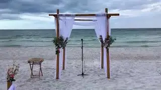 Destin Beach Wedding: Classic Distinctive Design