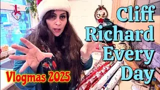 Giftwrapping Chat | Vlogmas Day 8 | Festive Vlogs, Chats, Hauls & Reviews #chatty #christmas