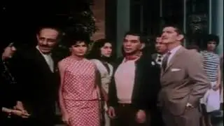 Rogaciano ayuda a los directores a realizar el casting - El Extra 1962 (Escenas)