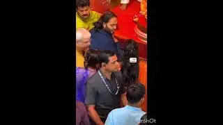 😲 Ambani Couple Spotted At Lalbaugcha Raja #ganpatibappamorya #radhika #shorts