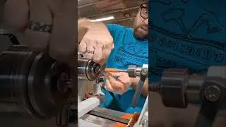 Красивая ручка из падука выглядит просто великолепно.