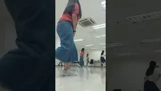 SELF DEFENSE TUTORIAL 😂