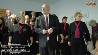 Fellobbant az első adventi gyertyal&aacute;ng J&aacute;nd K&ouml;zs&eacute;g adventi koszor&uacute;j&aacute;n