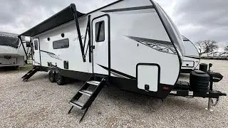 HERE&rsquo;S A REAL BEAUTY! CHECK OUT THE ALTA 2850KRL BY EAST TO WEST! AWESOME ROOMY INTERIOR!