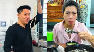 The father shows off his cooking skills for his wife after gives birth