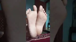 Dangling feet #soles#feet