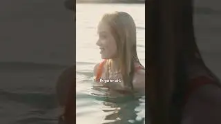 Romy en Kenley hebben het wel h&eacute;&eacute;l gezellig in het water.. 😏💋
