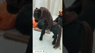 Sein Ross ist fast bereit... 🐴 Mein bestes geh&auml;keltes Pferd!