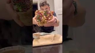 Просто напоминание о том, как заворачивать буррито, на случай, если вы забыли 😂