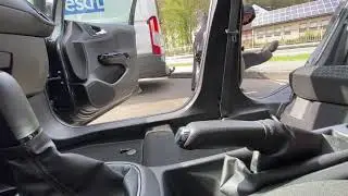 PKW Sitz ausbauen - KFZ Vordersitz abklemmen und ausbauen Opel Corsa E Autositze Demontage Anleitung