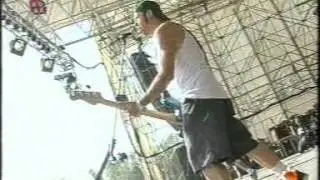 No Use For A Name - Invincible (live 3/9/00 at Independent Days Festival, Bologna)