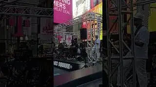Times Square NYC Jazz Concert Richie Goods & Chien Chien Lu 