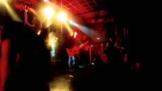 Radio Bonobo - Ministri - Noi Fuori (live at Urban Club) HD