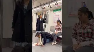 Metro main sona mana hai 😳😝 #shorts #ytshorts #funny