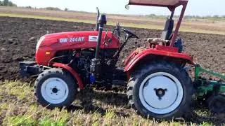 Трактор Пашет САМ ! Tractor Plows Itself !