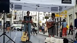 Granada Nocturna: Vida y Diversi&oacute;nتجربة لا تُنسى: حفلات مدينة غرناطة تجمع بين التراث والترفيه الحديث
