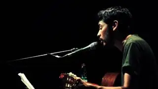 Apoyada en su rincón - Cristóbal Briceño Aburto [21/12/16 Bar El Clan]