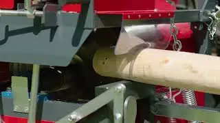 Holz anfasen mit der  Entrindungsmaschine
