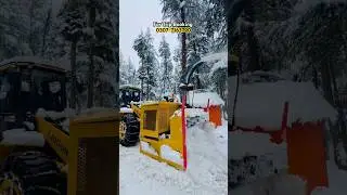 For the first time, heavy machinery was used to remove snow in Kalam. #viralshort  #travel #snow
