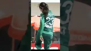 What a beautiful bold by kainat imtiaz Kainat bowling #Kainatimtiaz