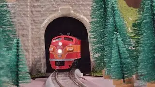 SP E7 Transporting Passengers Through The Mountains. #train #railway #modelrailroad 