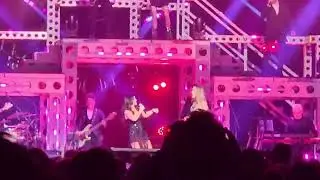Marie Mai & Marie Élaine Thibert - Simply the best (Tournée Et C'est Pas Fini)