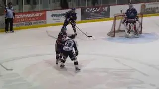 Dominic Chiasson frappe Alex Bourret