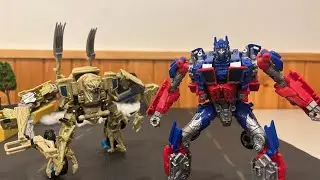 Transformers 2007 Optimus vs. Bonecrusher [Highway Battle] (Transformers Stop Motion)