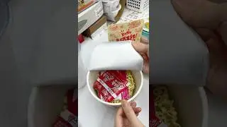 Make midnight snack in korea #asmr #food #asmrfood #midnight #noodles #satisfying #koreanfood