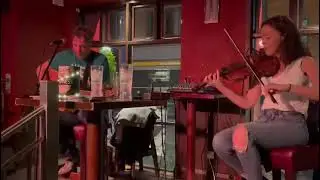 Anna Mary Donaghy & Billy Treacy : Limerick Lasses, Creiggs Pipes & The Star of Munster (Reels)