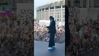 Газан выступил с треком Че за лев этот тигр на VK Fest 2025