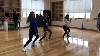 Macarena Garcia Roberta Dami&aacute;n y Diana Pau Bailando like la leyenda