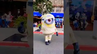 Minions is wearing mummy's costume for Halloween Parade at Universal Studios Japan #minions #japan