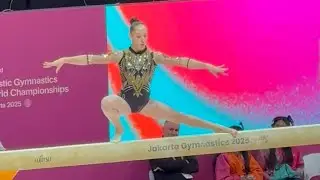 Kaylia Nemour falls on beam during Qualifications - World Championships 2025