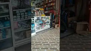 Lulus SMK Jurusan manajemen Bisnis langsung membantu orang tua jaga toko sparepart motor