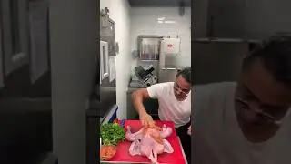 Come on every one ☝️ this is salt bae | yes 🙌 he his cooking a chicken 🐓
